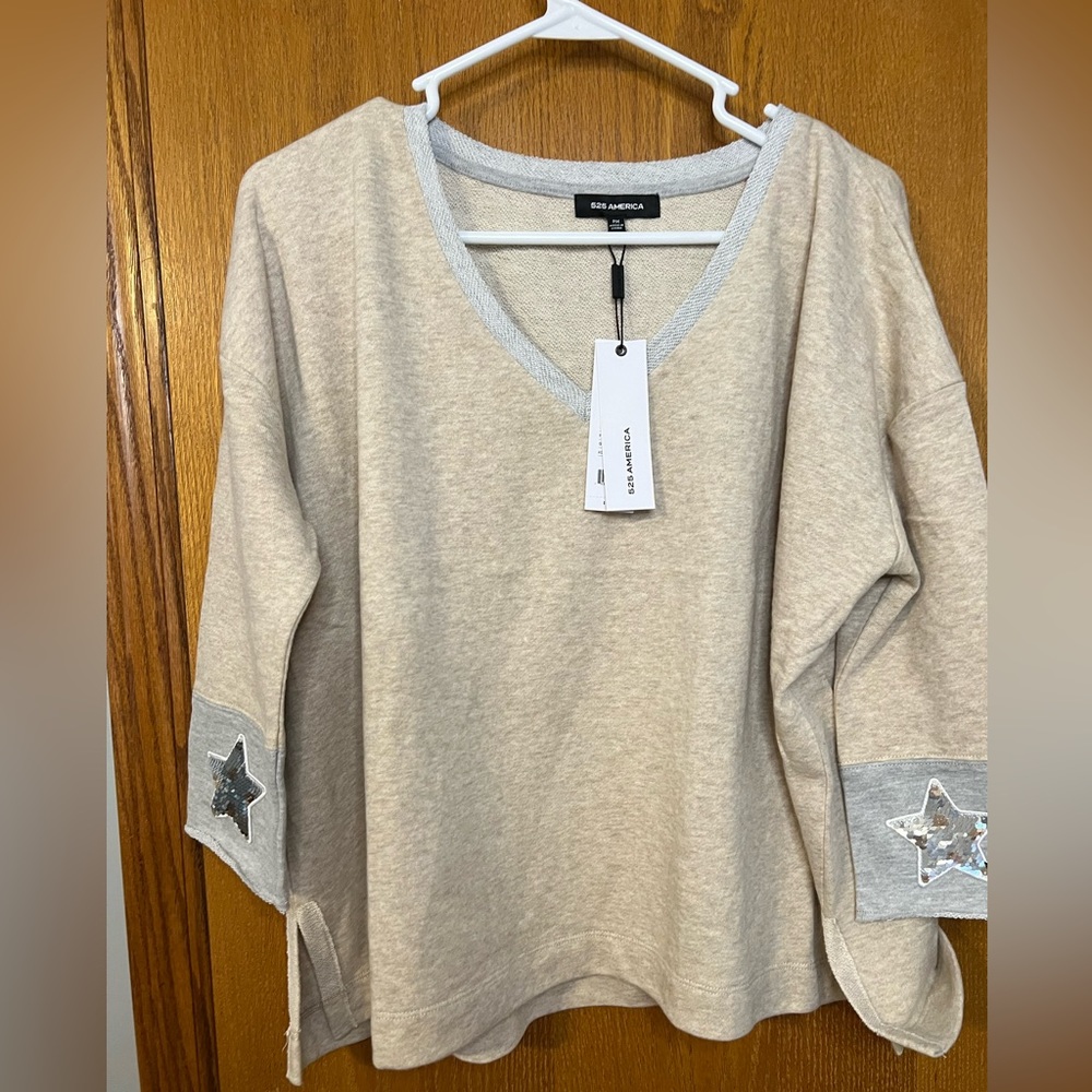 New! 525 America Women Beige (OATMEAL) Sweatshirt V Neck Stars PM